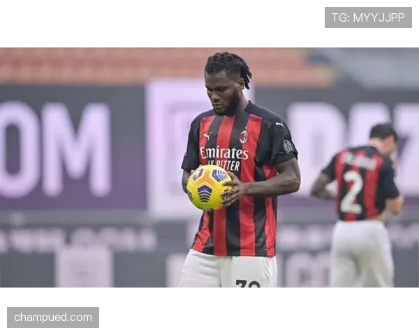 博格巴与凯西中场组织脱节：节奏推进中的结构性失衡分析